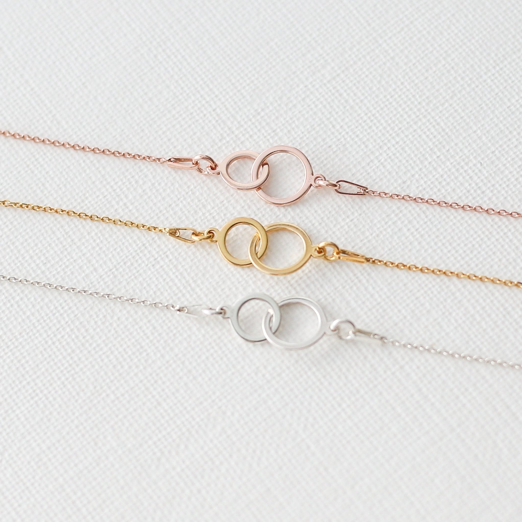 New Beginnings Gift - Interlocking Rings Bracelet - Vinci Woman