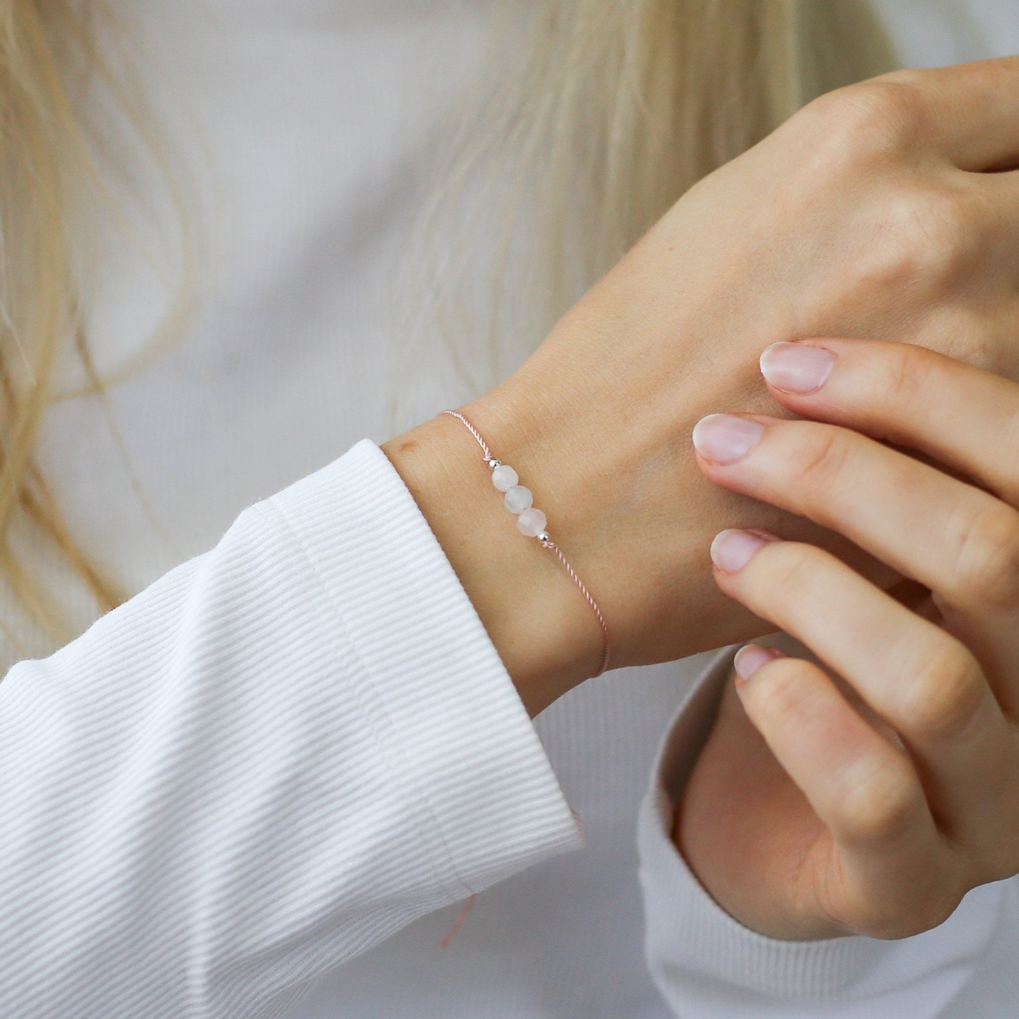 Dainty Fertility Cord Crystal Bracelet - Vinci Woman