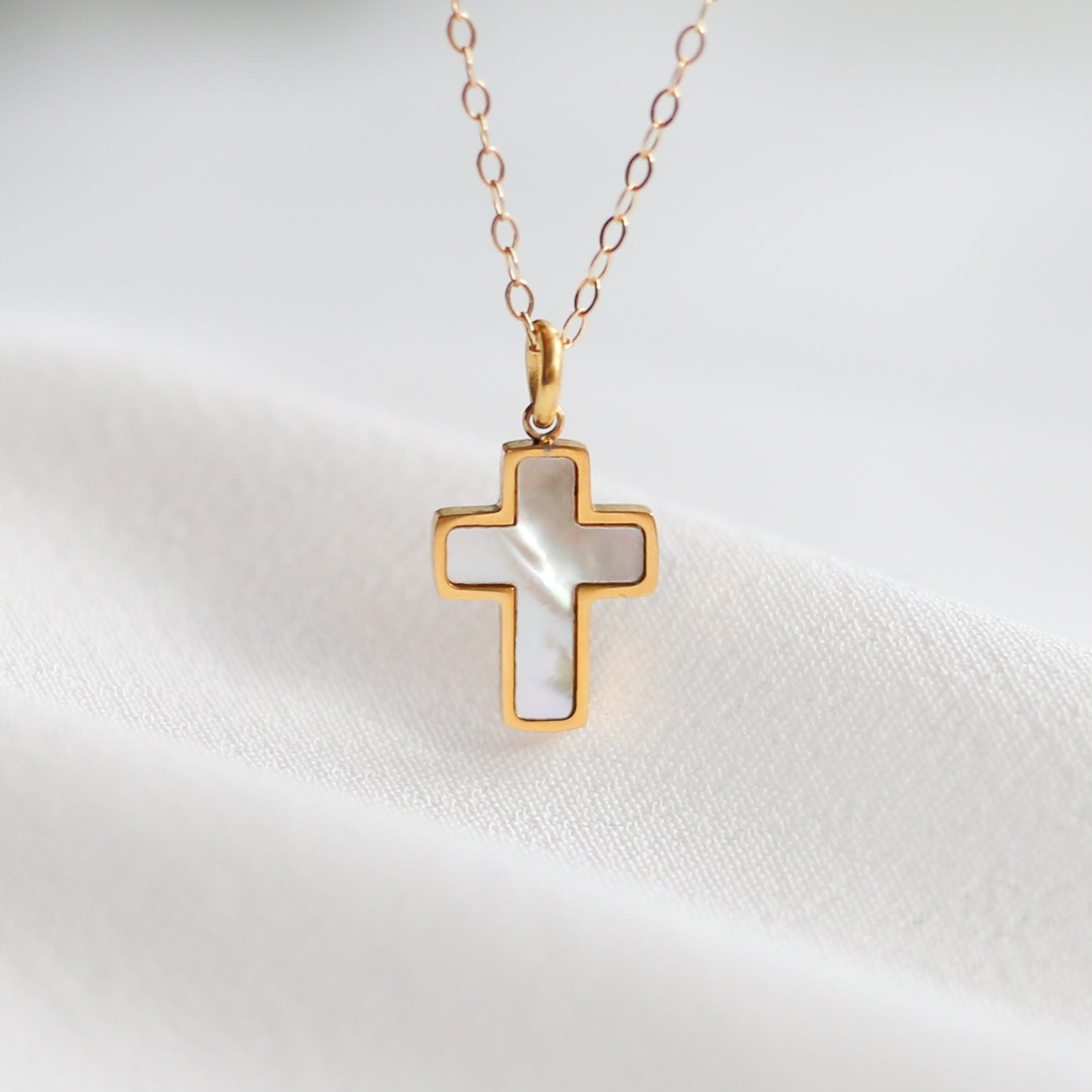 Mother of Pearl Cross Necklace - Vinci Woman