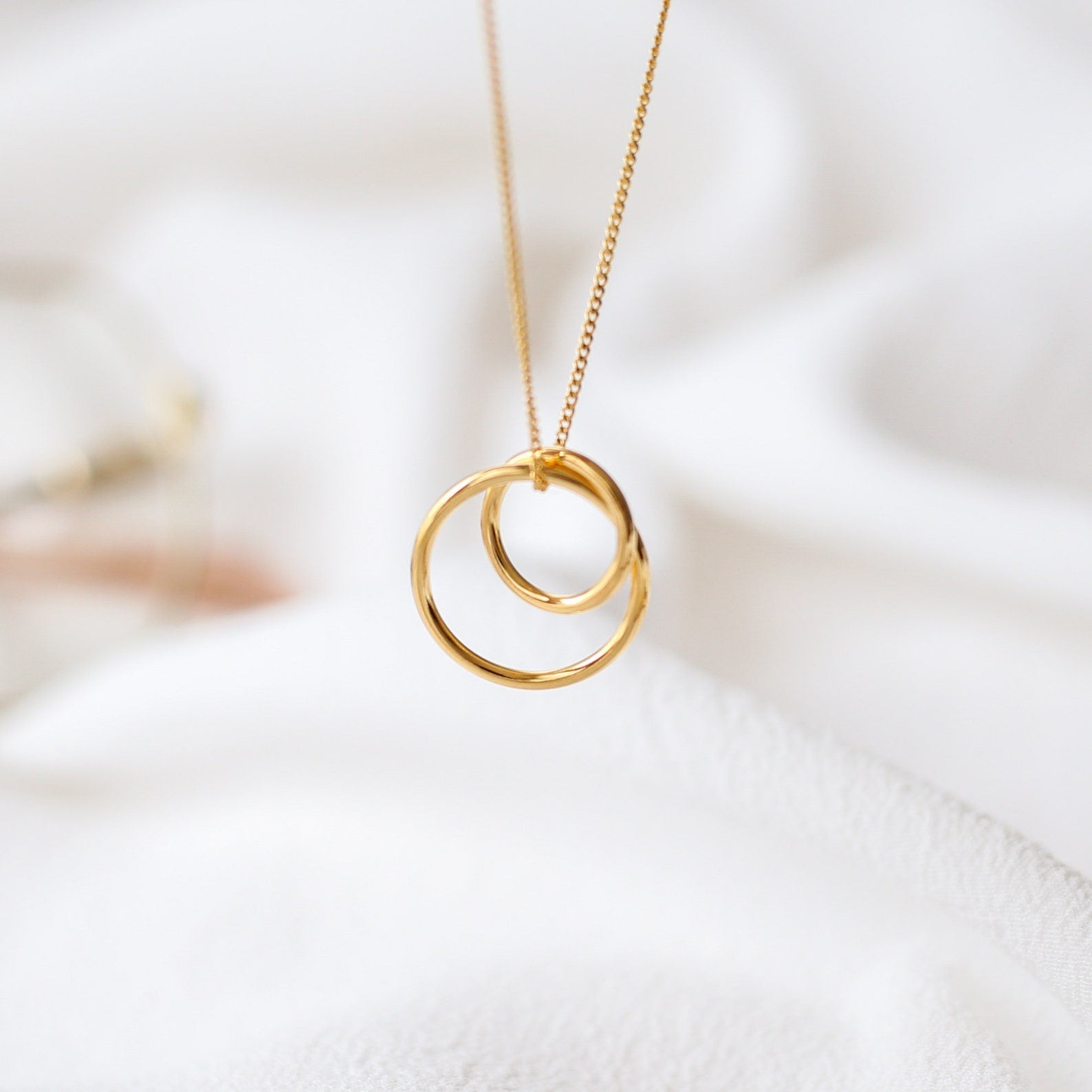 Interlocking Circle Necklace - Mother and Daughter Gift - Vinci Woman