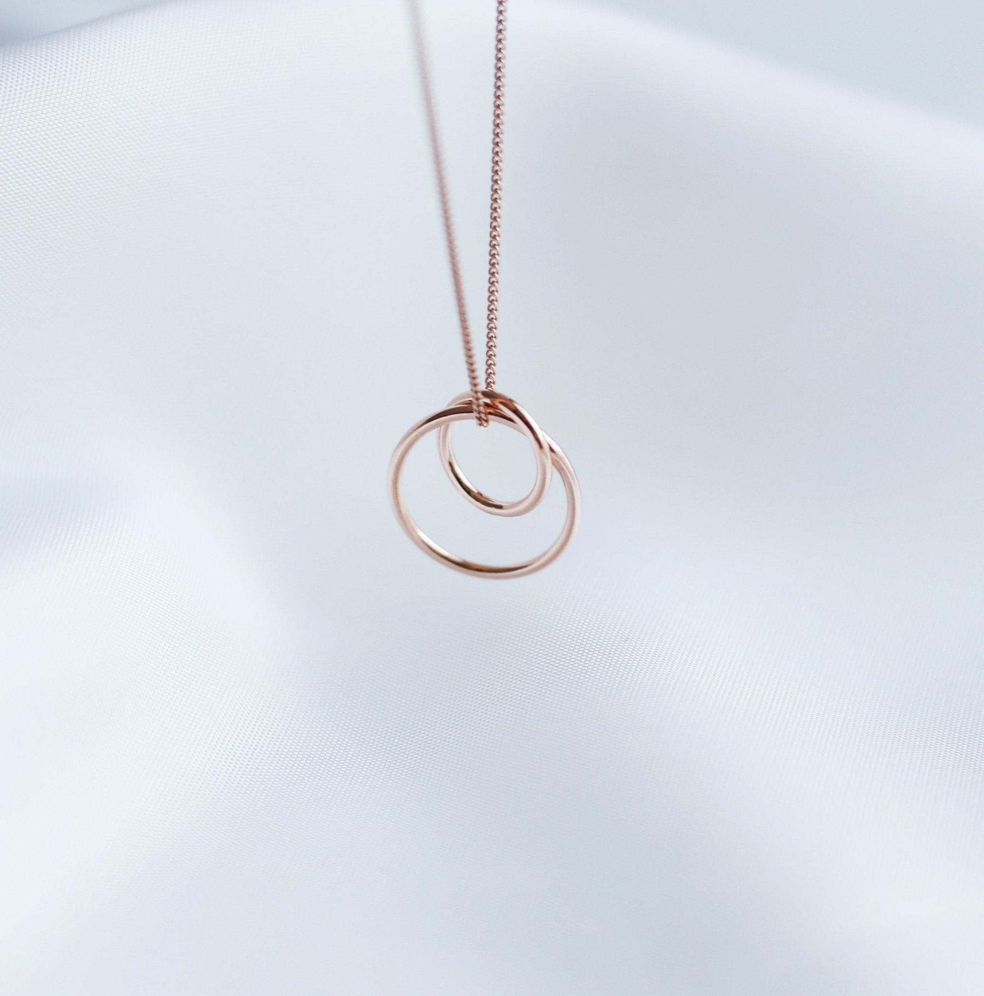 Interlocking Circle Necklace - Mother and Daughter Gift - Vinci Woman